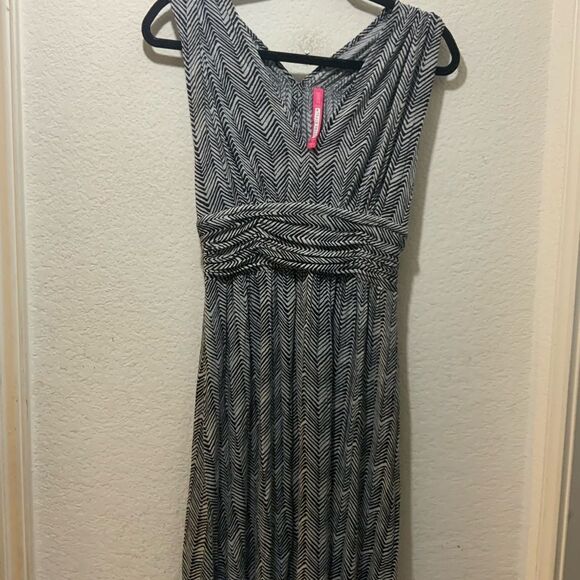NWT PLENTY BY TRACY REESE SZ XS BLACK WHITE V-NECK HERRINGBONE PRINT FLOWY DRESS - Picture 5 of 9